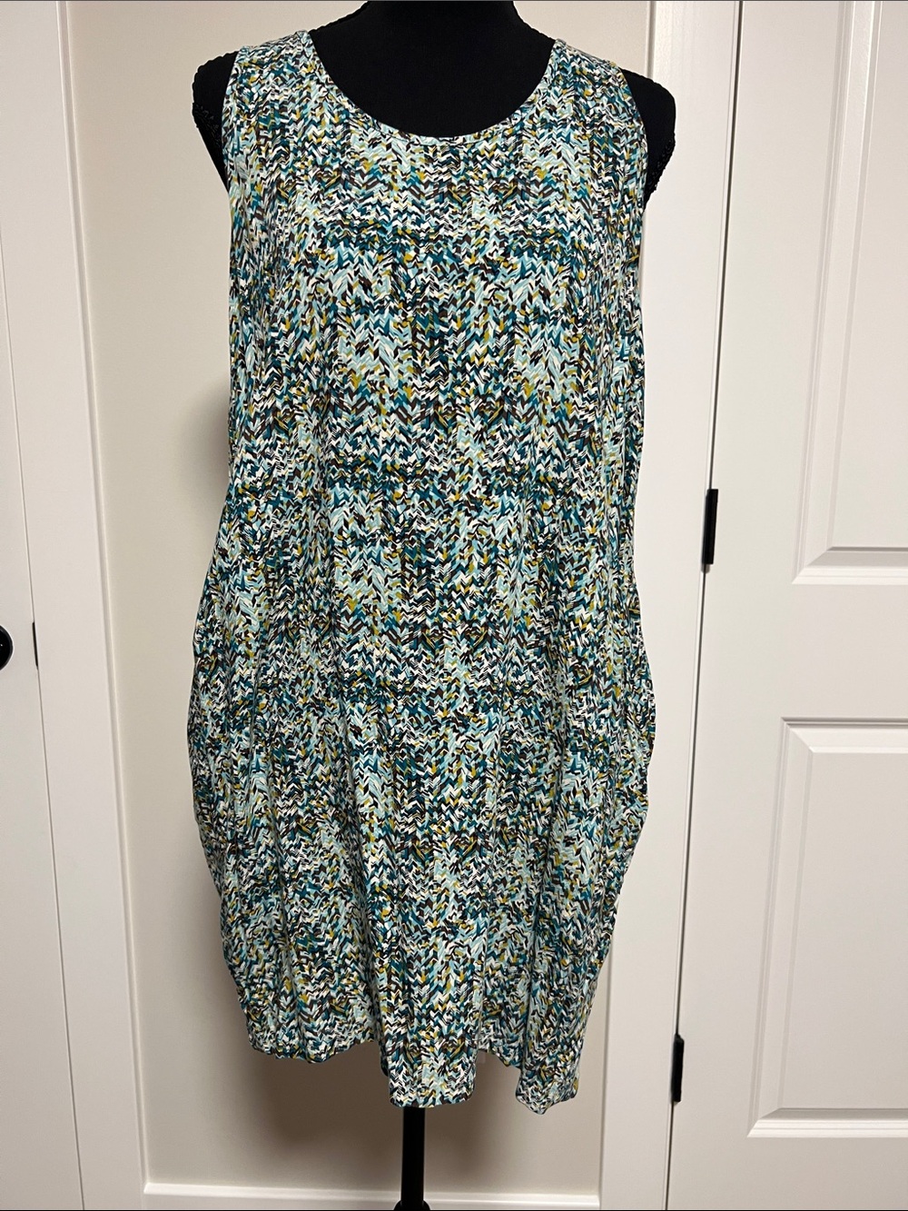 Sleeveless Mini Dress in Teal Print